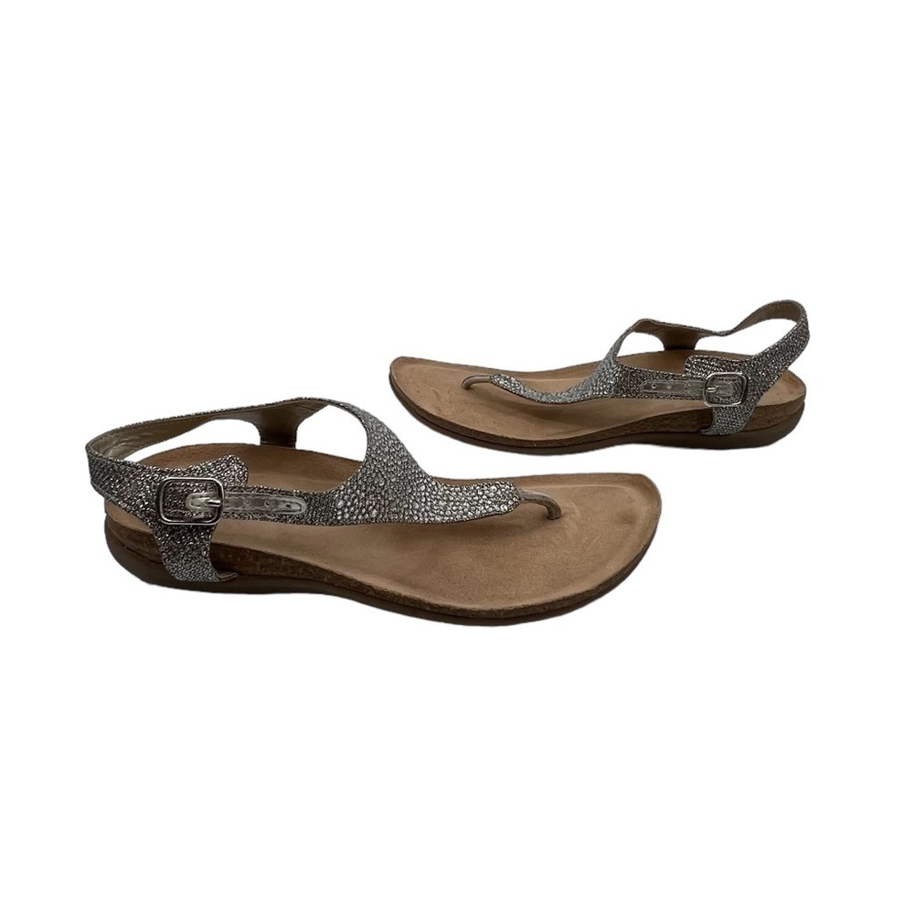 Bandolino Silver Glitter Hereby Thong Sandals Size 6 Women’s
